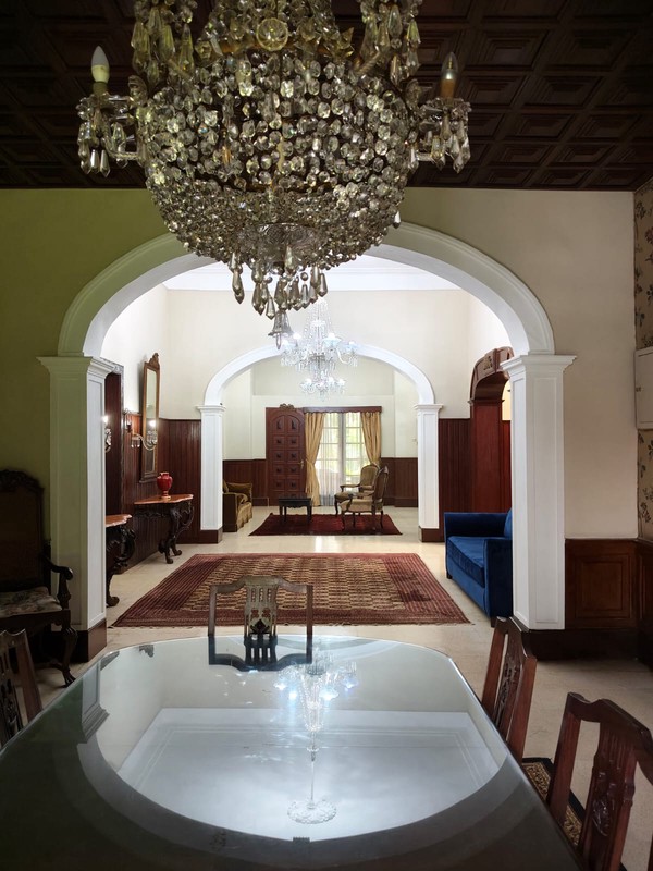 Dijual Rumah Tua Menteng Jakarta Pusat - Bangunan Belanda, Cantik & Sangat Terawat, Kayu Jati