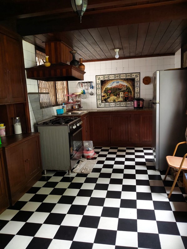 Dijual Rumah Tua Menteng Jakarta Pusat - Bangunan Belanda, Cantik & Sangat Terawat, Kayu Jati