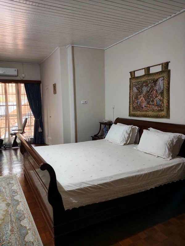 Dijual Rumah Tua Menteng Jakarta Pusat - Bangunan Belanda, Cantik & Sangat Terawat, Kayu Jati