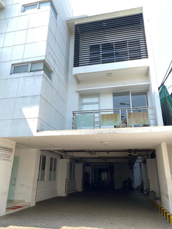 Gedung 3 Lantai di Menteng Cocok Untuk Usaha