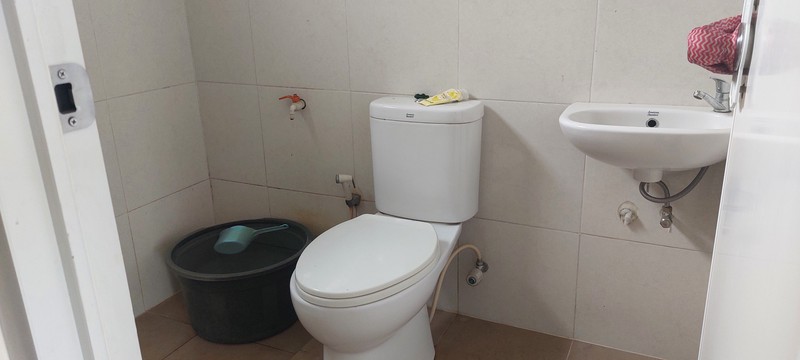 Rumah Dua Lantai siap huni di boulevard cluster Onyxs Permata Cimanggis Tapos Depok. 