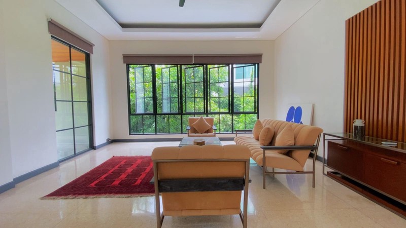 Rumah for Sale in Jakarta Selatan, DKI Jakarta Rumah Villa Ditengah Kota Jakarta