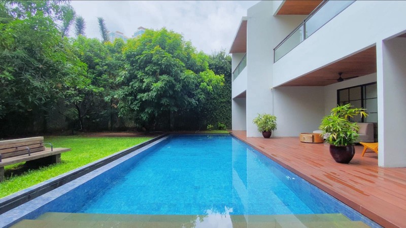 Rumah for Sale in Jakarta Selatan, DKI Jakarta Rumah Villa Ditengah Kota Jakarta