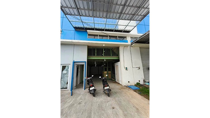 Gudang Aeropolis Technopark, baru renovasi jadi 3 lantai full dengan kontruksi WF 250, ada lift barang, akses pintu container bisa, full kanopi depan