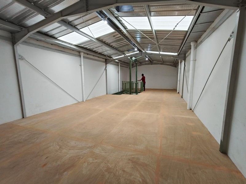 Gudang Aeropolis Technopark, baru renovasi jadi 3 lantai full dengan kontruksi WF 250, ada lift barang, akses pintu container bisa, full kanopi depan