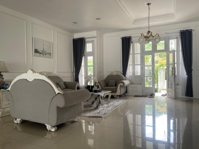 Rumah Disewa Strategis , aman , nyaman daerah elite Vila Cinere Mas