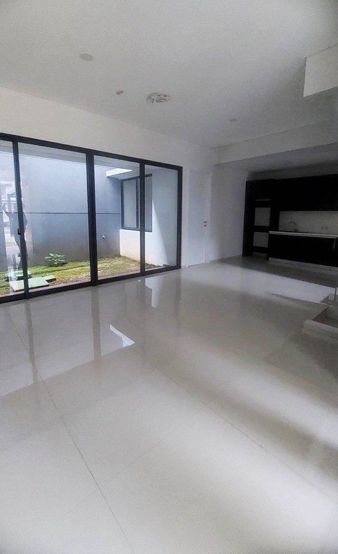 Rumah Bagus 2 Lantai, Bebas Banjir dalam Cluster di bintaro Sektor 9