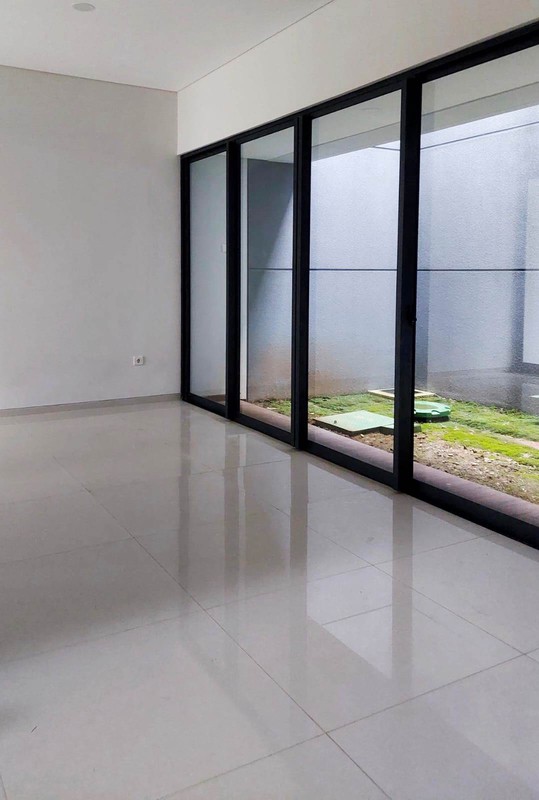 Rumah Bagus 2 Lantai, Bebas Banjir dalam Cluster di bintaro Sektor 9