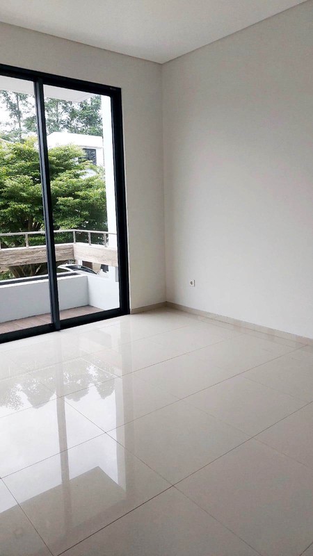 Rumah Bagus 2 Lantai, Bebas Banjir dalam Cluster di bintaro Sektor 9