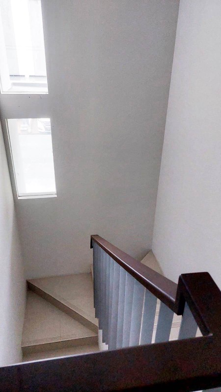 Rumah Bagus 2 Lantai, Bebas Banjir dalam Cluster di bintaro Sektor 9