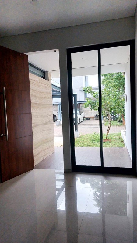 Rumah Bagus 2 Lantai, Bebas Banjir dalam Cluster di bintaro Sektor 9