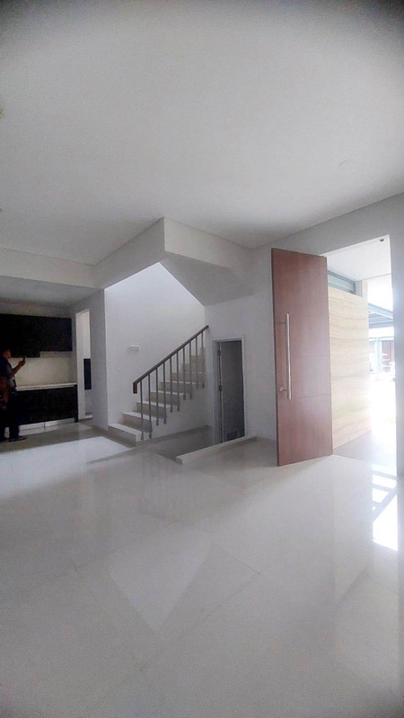 Rumah Bagus 2 Lantai, Bebas Banjir dalam Cluster di bintaro Sektor 9