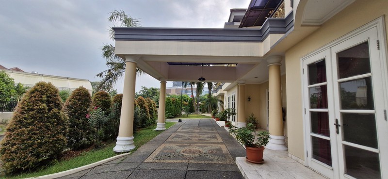 Best Deal!! Rumah Besar Luas Hoek - di Cluster Exclusive Kota Wisata  