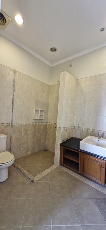 Best Deal!! Rumah Besar Luas Hoek - di Cluster Exclusive Kota Wisata  