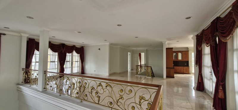 Best Deal!! Rumah Besar Luas Hoek - di Cluster Exclusive Kota Wisata  