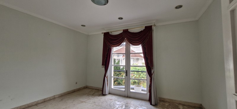 Best Deal!! Rumah Besar Luas Hoek - di Cluster Exclusive Kota Wisata  