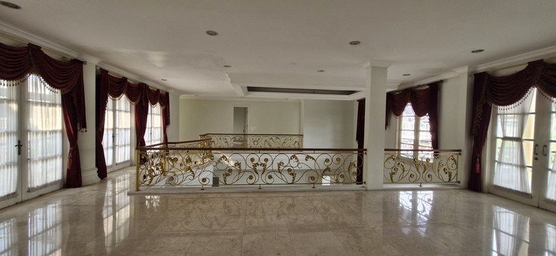 Best Deal!! Rumah Besar Luas Hoek - di Cluster Exclusive Kota Wisata  