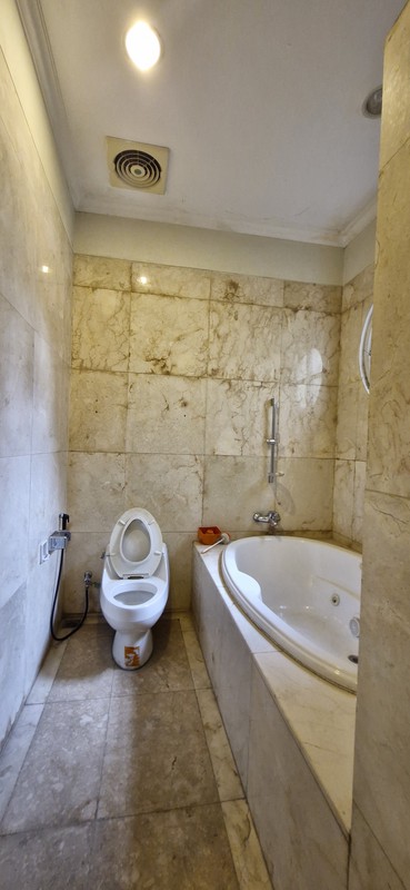 Best Deal!! Rumah Besar Luas Hoek - di Cluster Exclusive Kota Wisata  