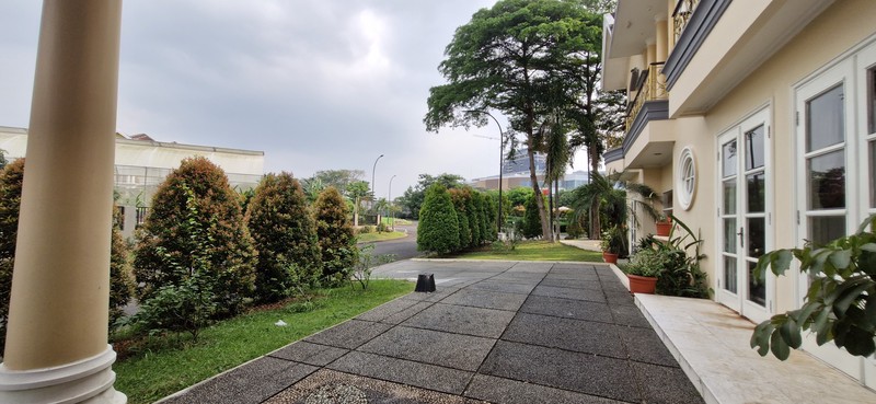 Best Deal!! Rumah Besar Luas Hoek - di Cluster Exclusive Kota Wisata  