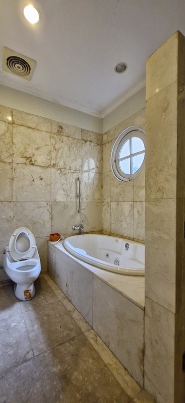 Best Deal!! Rumah Besar Luas Hoek - di Cluster Exclusive Kota Wisata  