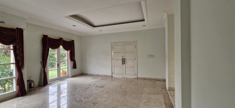 Best Deal!! Rumah Besar Luas Hoek - di Cluster Exclusive Kota Wisata  