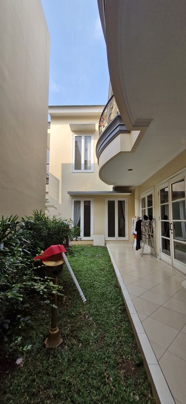 Best Deal!! Rumah Besar Luas Hoek - di Cluster Exclusive Kota Wisata  