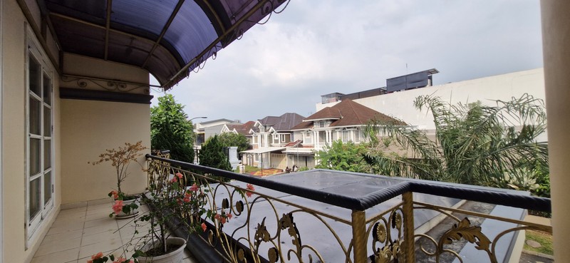 Best Deal!! Rumah Besar Luas Hoek - di Cluster Exclusive Kota Wisata  