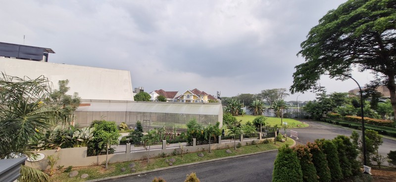 Best Deal!! Rumah Besar Luas Hoek - di Cluster Exclusive Kota Wisata  