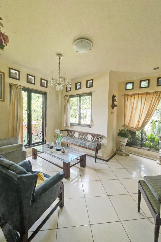 Rumah Asri Lingkungan Nyaman di Permata Cirendeu Ciputat