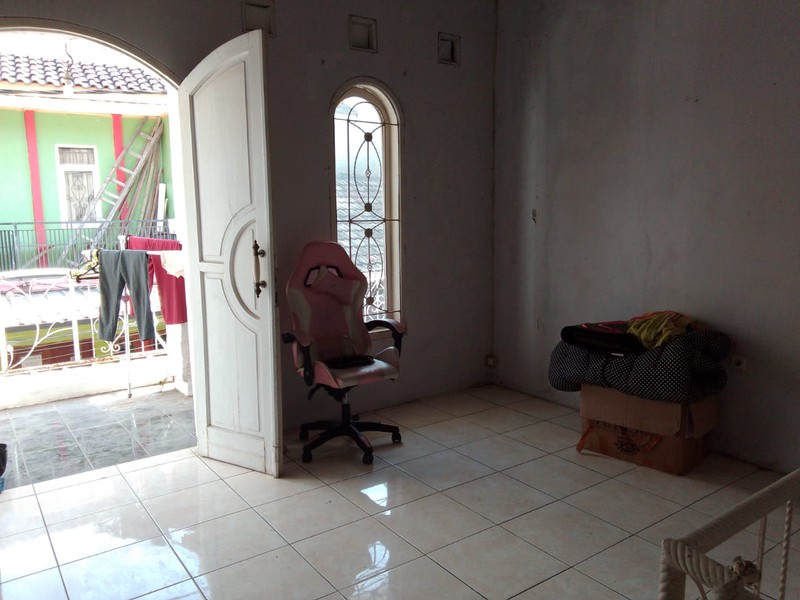 Rumah di Komplek Permata Biru di Cibiru Bandung