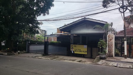 STRATEGIS! Rumah Luas di Mainroad Ciumbuleuit, Bandung!