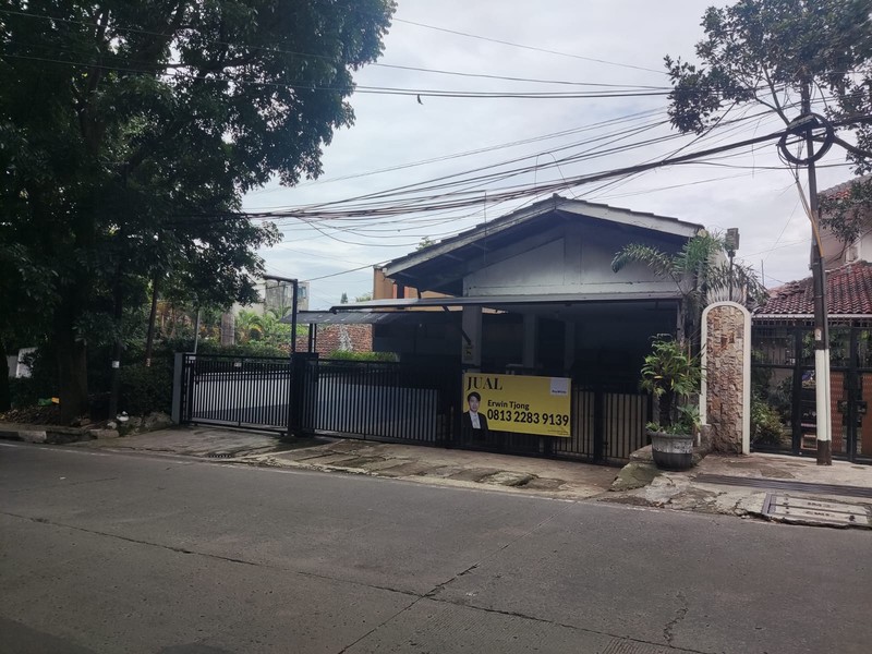 STRATEGIS! Rumah Luas di Mainroad Ciumbuleuit, Bandung!