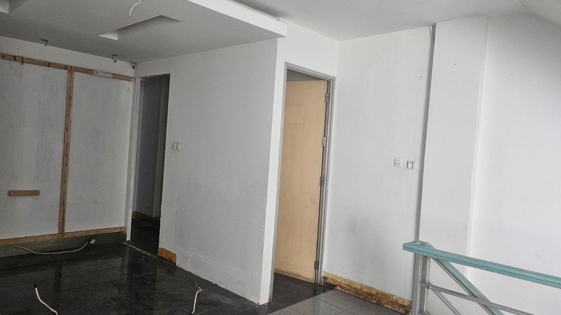 Di jual cepat Ruko di Hook 2,5 Lantai 