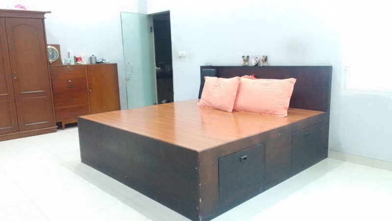 Gedung Bengkel Mobil Beserta Izin Usaha dan Isinya, Lokasi Ramai Di Jl. Dewi Sartika, Kramat Jati, Dekat St. LRT Cawang