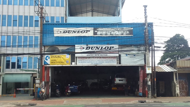 Gedung Bengkel Mobil Beserta Izin Usaha dan Isinya, Lokasi Ramai Di Jl. Dewi Sartika, Kramat Jati, Dekat St. LRT Cawang