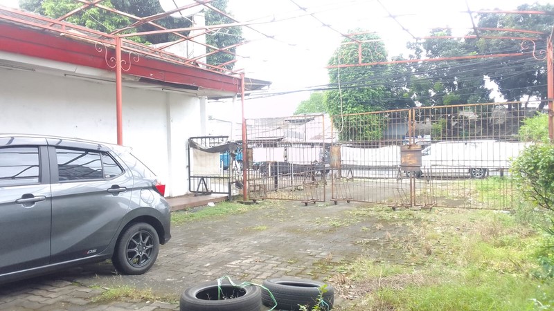 Bangunan Komersial Lahan Tanah 790 m2, Lokasi Ramai Usaha, Di Jalan Raya Bogor, Kramat Jati, Dijual Dibawah NJOP