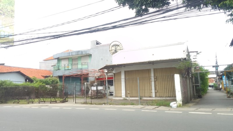 Bangunan Komersial Lahan Tanah 790 m2, Lokasi Ramai Usaha, Di Jalan Raya Bogor, Kramat Jati, Dijual Dibawah NJOP