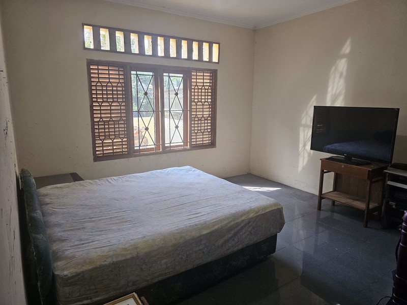 DIJUAL Rumah di Bumi Pusaka Cinere Hook Depan Taman.