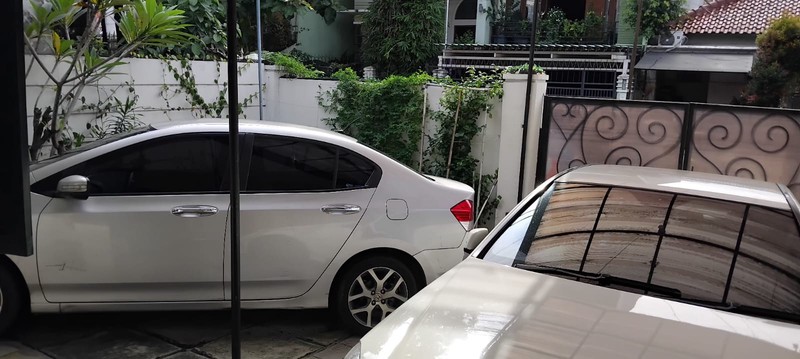 Rumah Strategis Lokasi Ramai Usaha, Cocok Untuk Kantor, Di Tebet Dekat Jl. MT Haryono