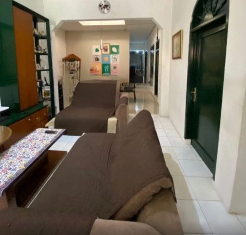 Rumah Strategis Lokasi Ramai Usaha, Cocok Untuk Kantor, Di Tebet Dekat Jl. MT Haryono