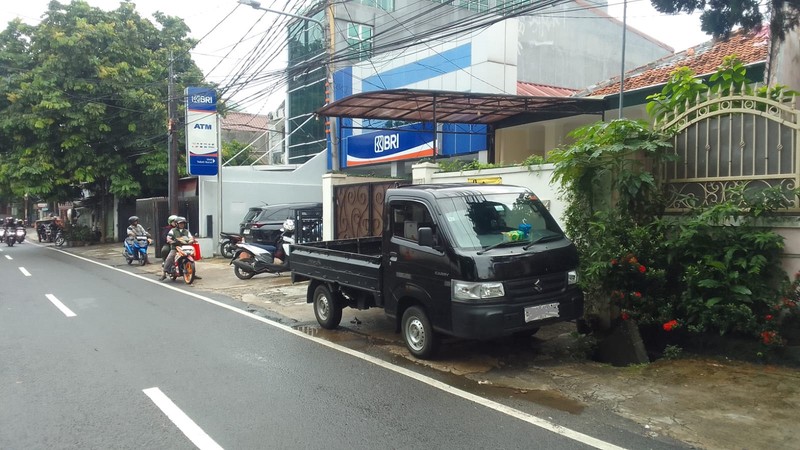 Rumah Strategis Lokasi Ramai Usaha, Cocok Untuk Kantor, Di Tebet Dekat Jl. MT Haryono