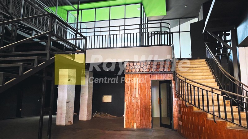 Ruang Usahsa di Mainroad Cihampelas Bandung - Lokasi Sangat Strategis