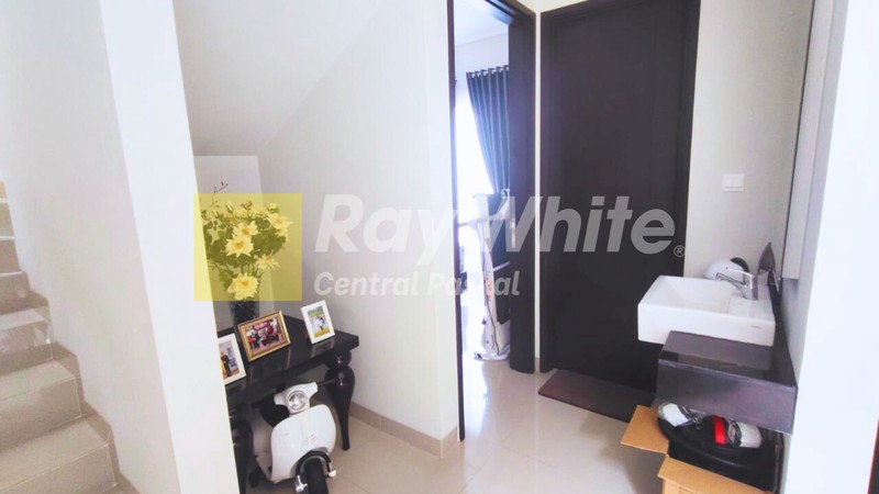 Rumah Semi Furnished di Summarecon Bandung