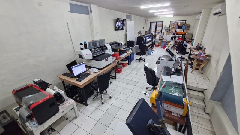 Dijual Ruko Lokasi Strategis Area Komersial Di Jl. Woltermongonsidi, Kebayoran Baru, Jakarta Selatan