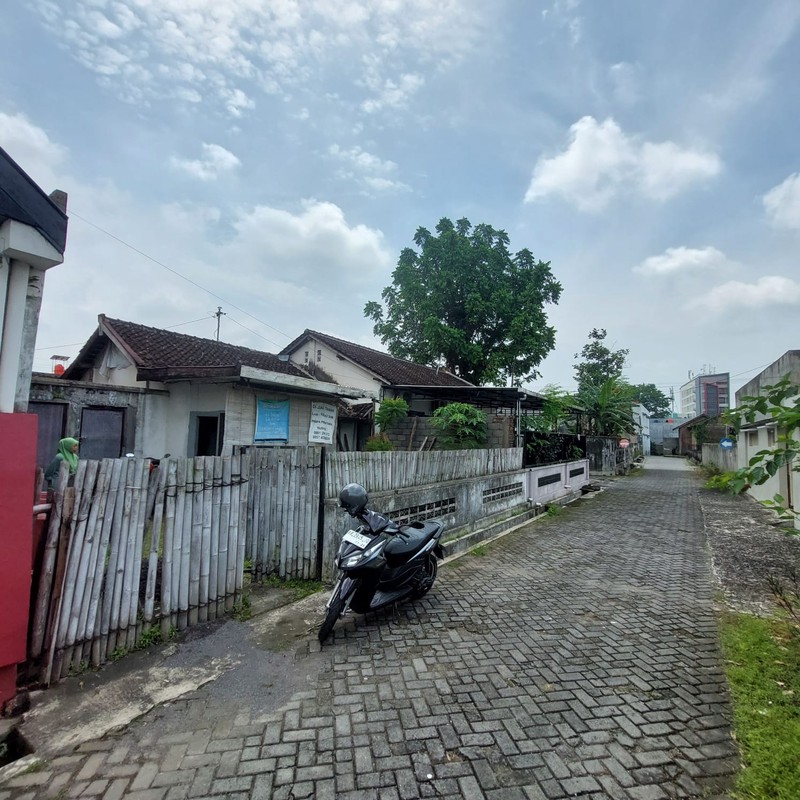Tanah & Bangunan Lokasi Premium di Kawasan Babarsari - Depok Sleman 