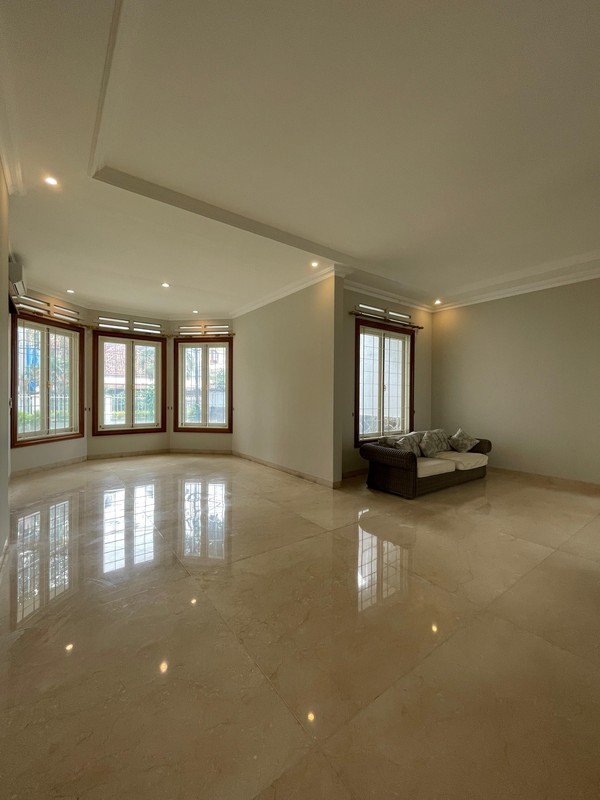 Disewakan Rumah Mewah di Menteng Prime Area - Jakarta Pusat