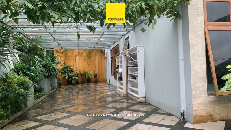 Dijual Rumah Bagus 2 Lantai Berlokasi Strategis di Kalibata deket Mampang Jaksel