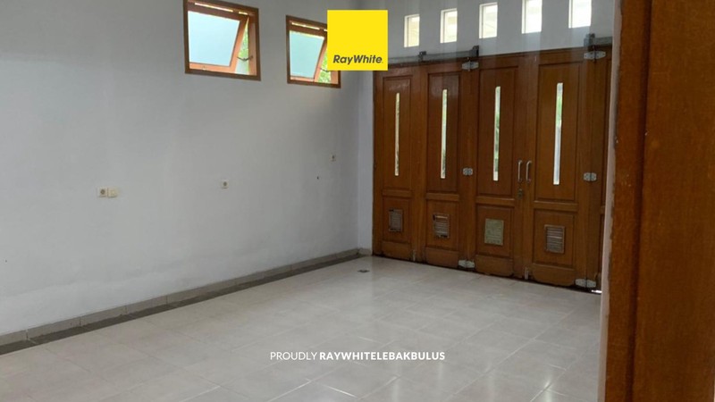 Dijual Rumah Bagus 2 Lantai Berlokasi Strategis di Kalibata deket Mampang Jaksel