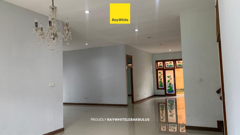 Dijual Rumah Bagus 2 Lantai Berlokasi Strategis di Kalibata deket Mampang Jaksel