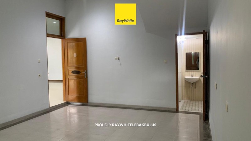 Dijual Rumah Bagus 2 Lantai Berlokasi Strategis di Kalibata deket Mampang Jaksel